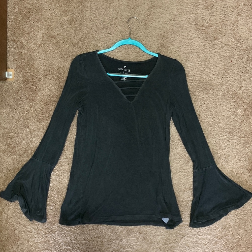 Gray long sleeve shirt